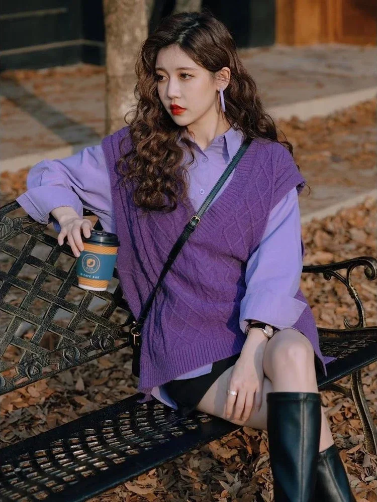 Winter Clothing Trends For Women - Yelek Mor V Yaka Bayan Kazak